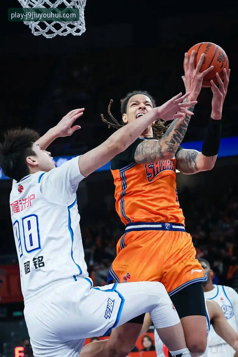 上海男篮十二连胜登顶之路的战术深度解析：从数据看王朝雏形